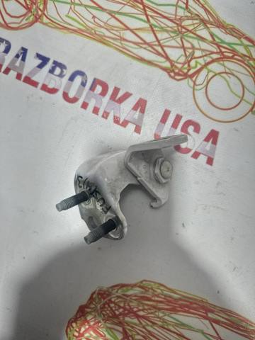 Завеса двери задней левой BB5Z7826801C FORD