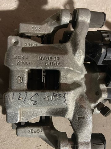 Суппорт тормозной левый задний BCYA2671X MAZDA
