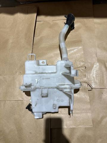 Бачок омывателя стекла BJT667481 MAZDA
