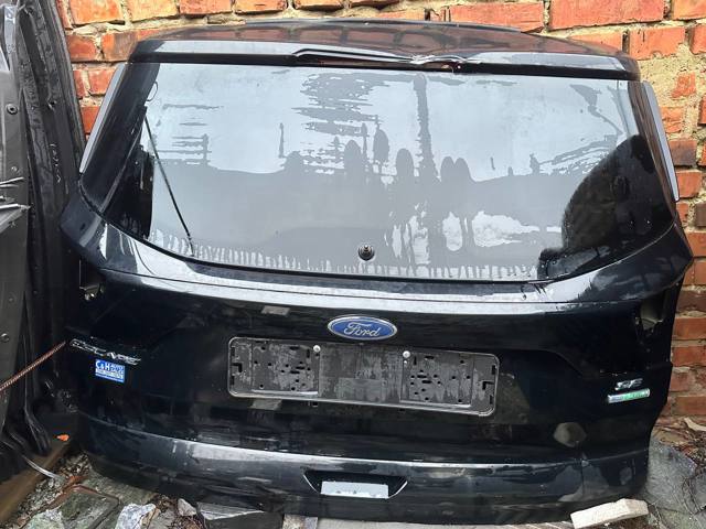 Пятая дверь Ford Escape 2