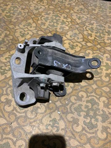 Подушка (опора) двигателя, левая D10G39070A MAZDA