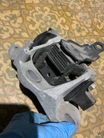 D10G39070A MAZDA Левая подушка двигателя купить в Одесса