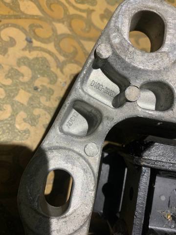 D10G39070A MAZDA Левая подушка двигателя купить в Житомир