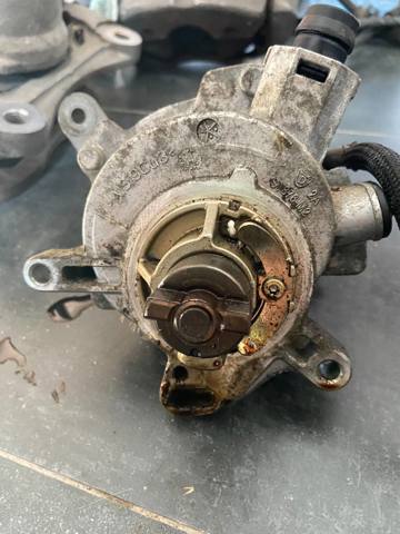 Вакуумный насос DS7G2A451CB FORD
