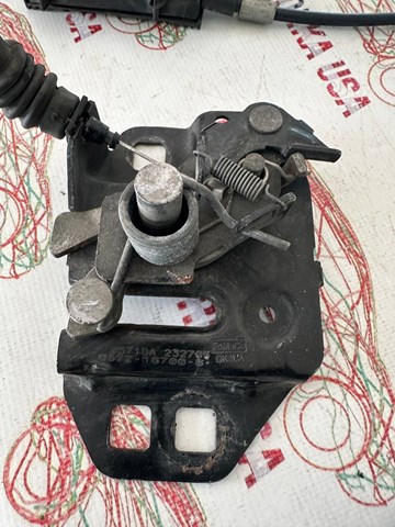 Замок капота, правый DS7Z16700B FORD