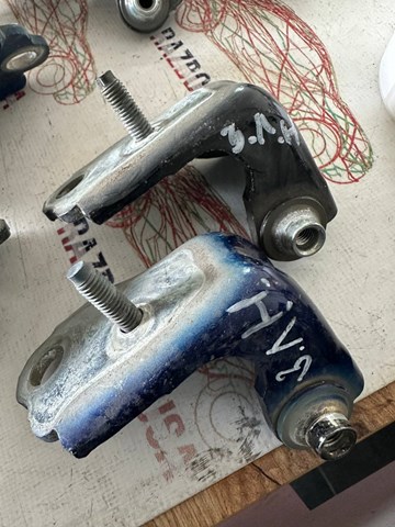 DS7Z5426811B FORD Петля двери задней левой купить в Харьков