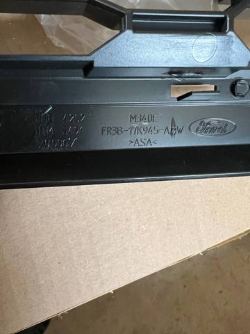 FORD FR3Z17K945AA Решетка бампера переднего нижняя в наличии Хмельницкий