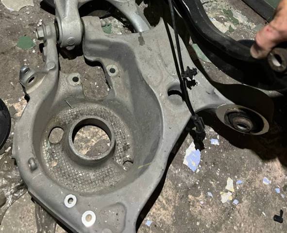 Балансир задний нижний, левый FR3Z5500K FORD