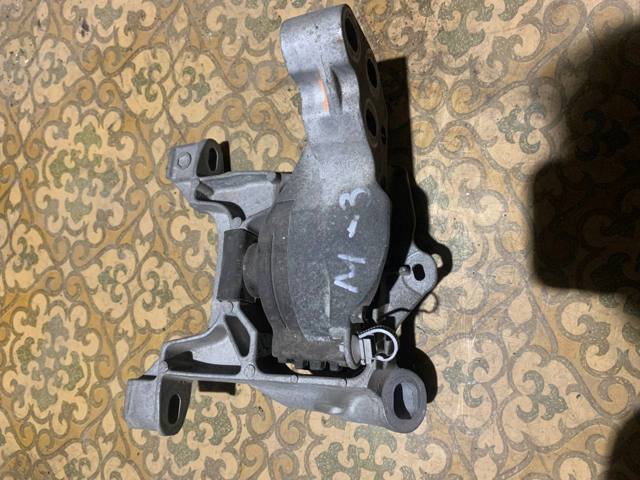 Подушка двигателя GHS439060A MAZDA