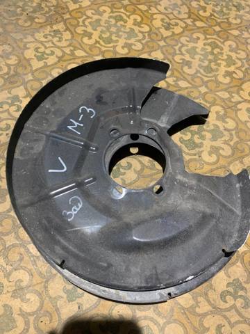 Пыльник тормозного диска заднего левый GJ6A26271A MAZDA