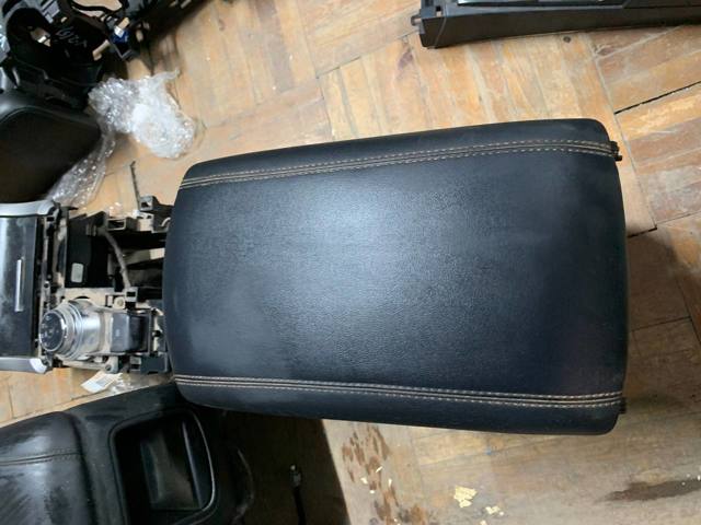 Консоль панели управления центральная GT4Z58043B04AA FORD