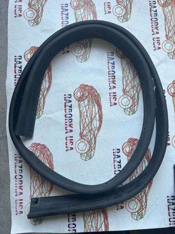 Резинка уплотнительная под капот KB7W56770A MAZDA