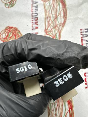 KD3566370 MAZDA Кнопочный блок управления стеклоподъемником передний правый купить в Одесса