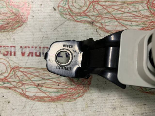 KD4557960B75 MAZDA Регулятор высоты ремня безопасности передний левый купить в Черкассы