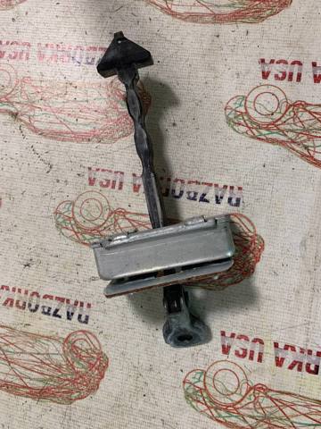 Ограничитель открывания дверей KD5358270C MAZDA