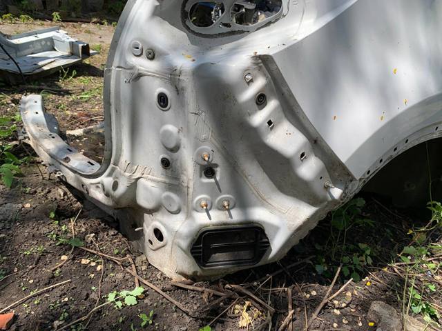 MAZDA KDY370410C Крыло заднее правое в наличии Черновцы