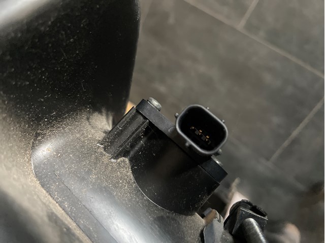 MAZDA PYFSE5T63271 в наличии Николаев