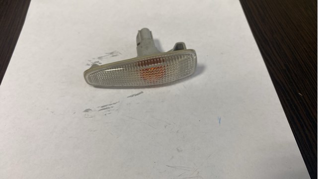 Повторитель поворота на крыле 8351A001 MITSUBISHI