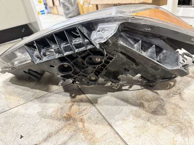 260609HS9B NISSAN Левая фара купить в Винница