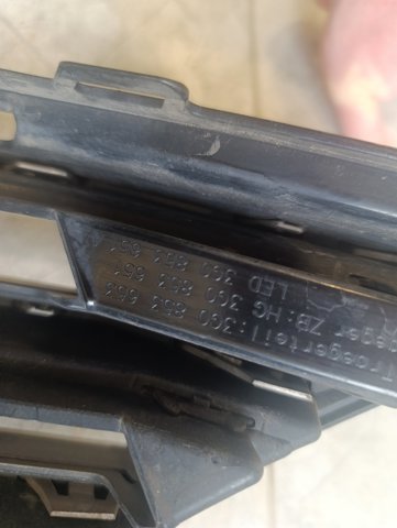 VAG 3G0853651 Решетка радиатора в наличии Ровно