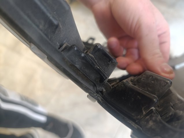 VAG 3G0853651A Решетка радиатора в наличии Ровно