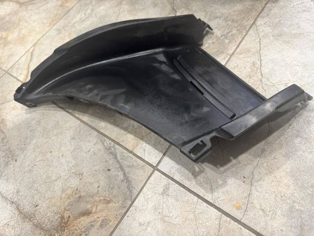 BMW 51117303112 Воздуховод тормозного диска правый в наличии Николаев