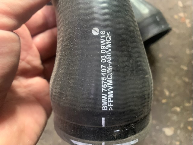 13717575408 BMW Патрубок интеркулера купить в Николаев