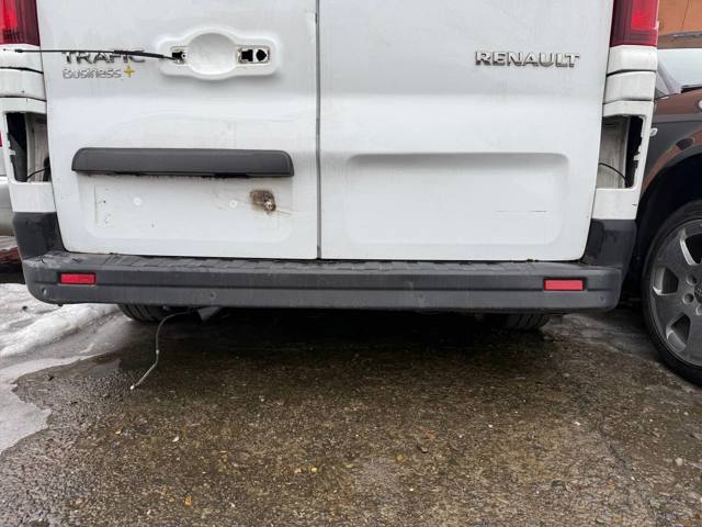 Задний бампер 850221446R RENAULT