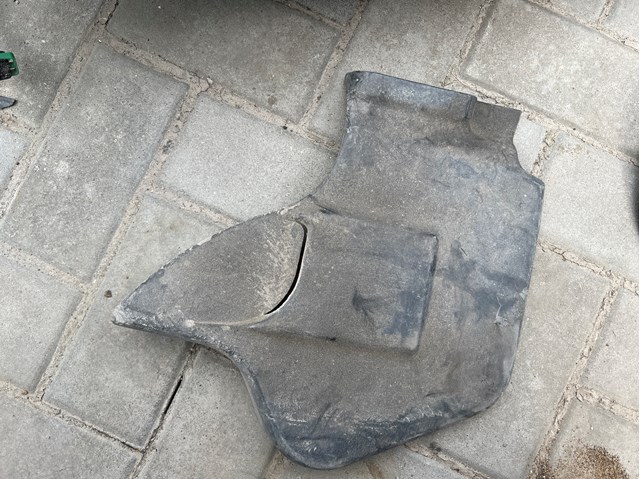  Корпус воздушного фильтра 078133849D VAG