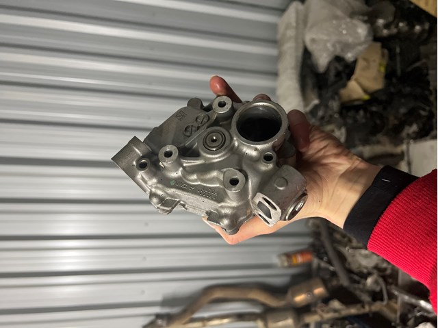Масляный насос двигателя 15100F0011 TOYOTA