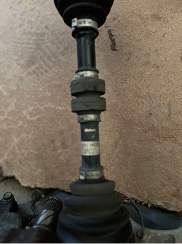 Левая полуось 391015NA2A NISSAN