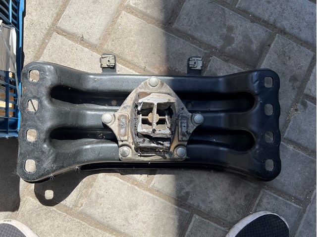 A2052402500 MERCEDES Подушка трансмиссии (опора коробки передач) купить в Черновцы