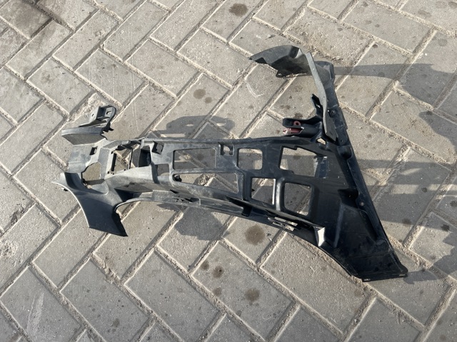 Кронштейн крепления бампера переднего правый A2058853265 MERCEDES