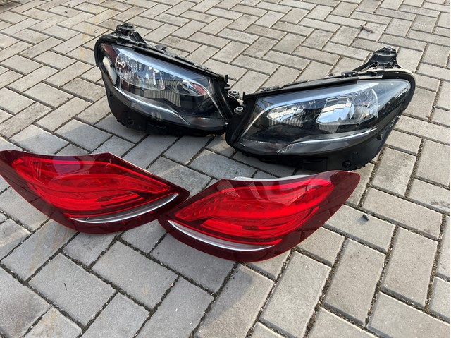 Фара правая A2138202261 MERCEDES