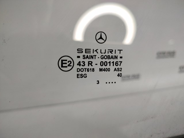 A9017200318 Стекло двери передней левой купить Черновцы