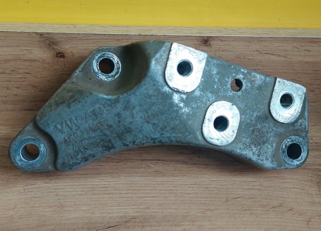 Задняя подушка двигателя Фольксваген Джетта 5