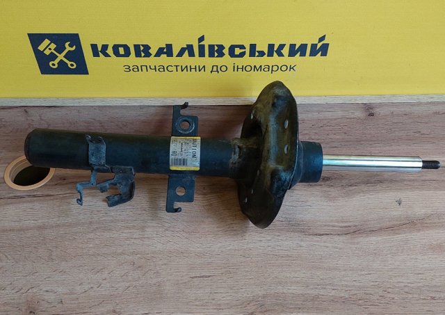 Амортизатор подвески передний правый Ниссан Кашкай II