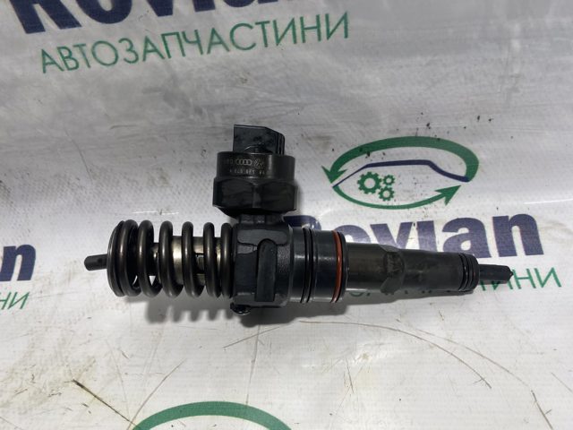 VAG 038130073H Форсунка впрыска топлива в наличии Ужгород