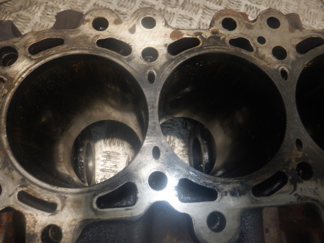 11010EB325 NISSAN Блок цилиндров двигателя купить в Полтава