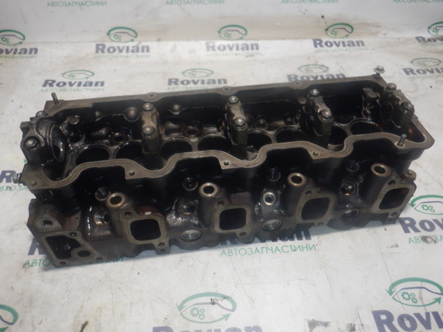 Головка блока цилиндров (ГБЦ) 1110154170 TOYOTA