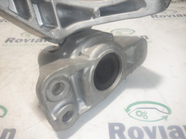 Правая опора двигателя 112106RC0B NISSAN