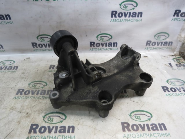 RENAULT 117105124R Кронштейн генератора в наличии Чернигов