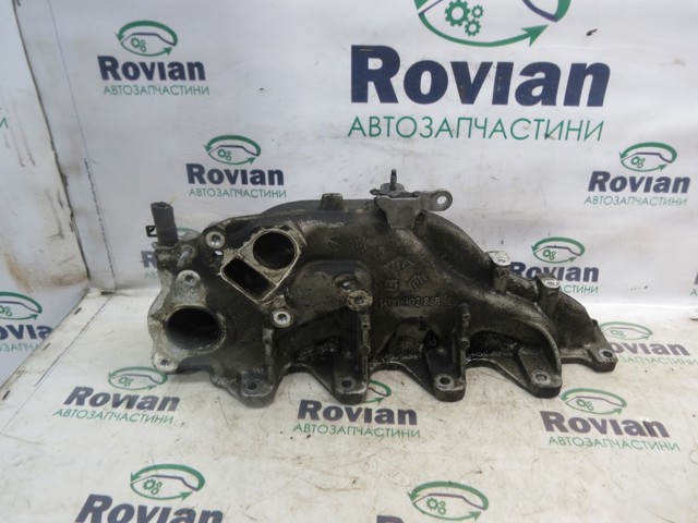 Коллектор впускной 118302761R RENAULT
