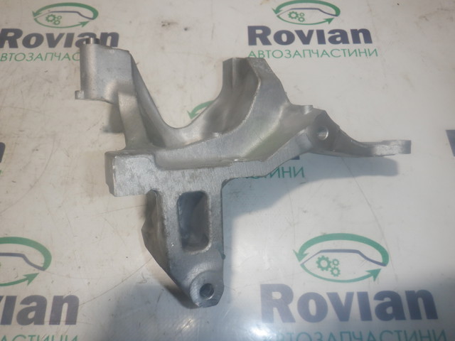 Кронштейн крепления генератора 119106RC2A NISSAN