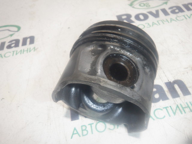 120A13696R RENAULT Поршень на 1 цилиндр купить в Кривой Рог