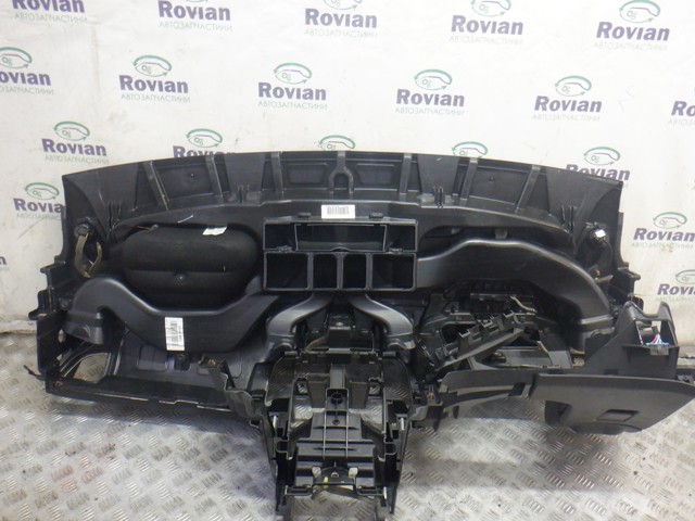 Передняя панель 13301067 OPEL