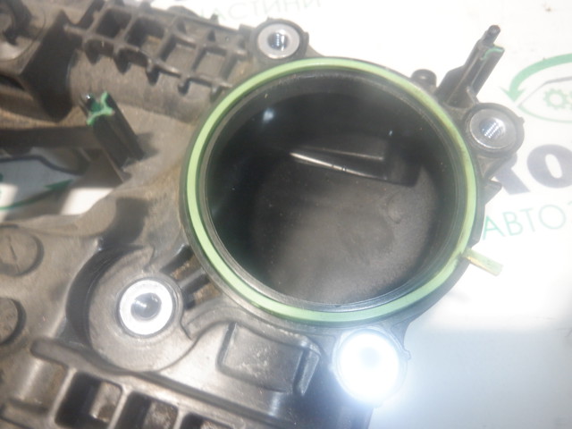 Впускной коллектор 140016RR0A NISSAN