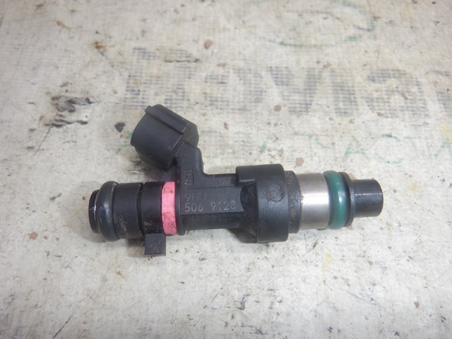 Форсунка впрыска топлива Ниссан Рог