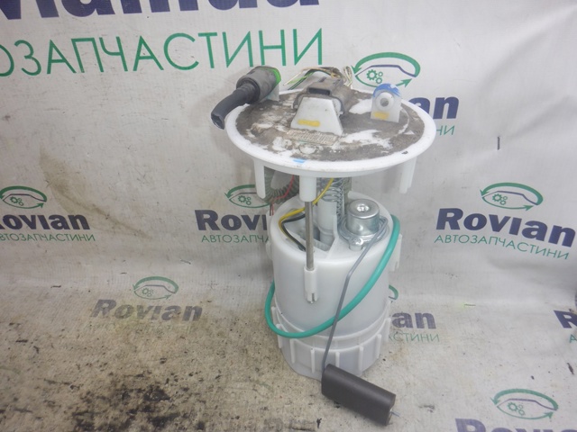 Насос погружной в баке Рено Докер