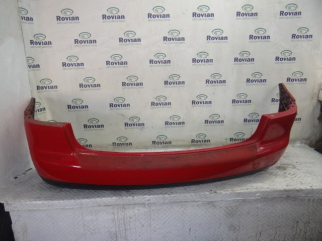 Задний бампер 1T0807421 VAG